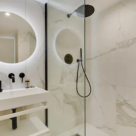 Appartamento Chic Parisian Retreat 2-bedroom In The Vibrant 10th Arrond *
